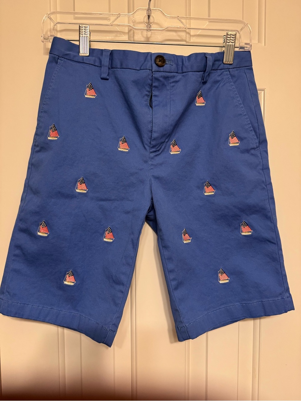 Vineyard Vines Blue Embroidered Flag Motif Men’s Shorts